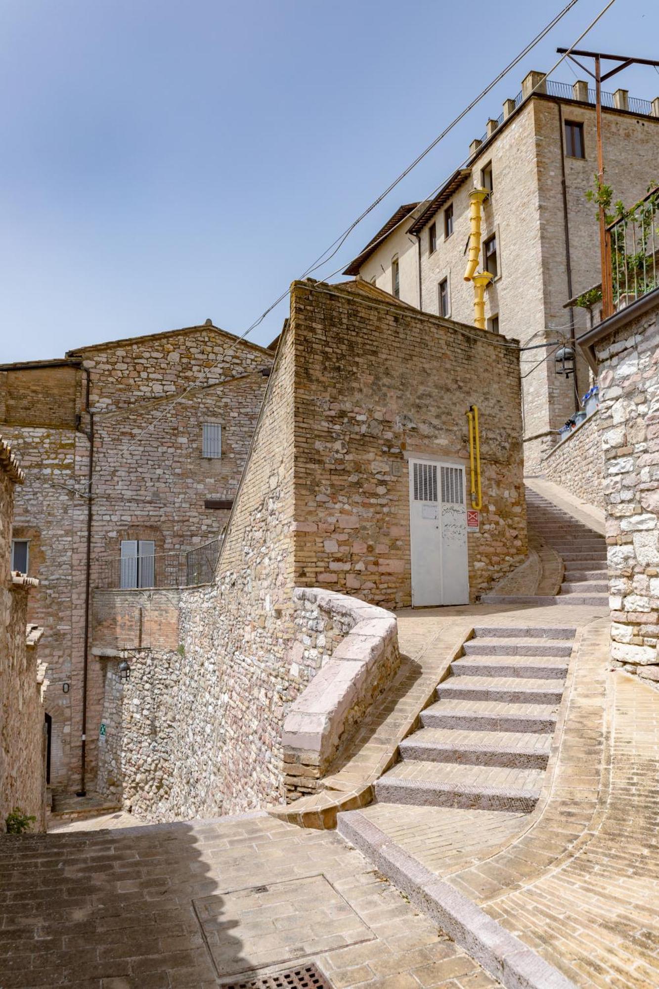 Rustic House, Con Patio E Giardino, Assisi Centro Villa Kültér fotó