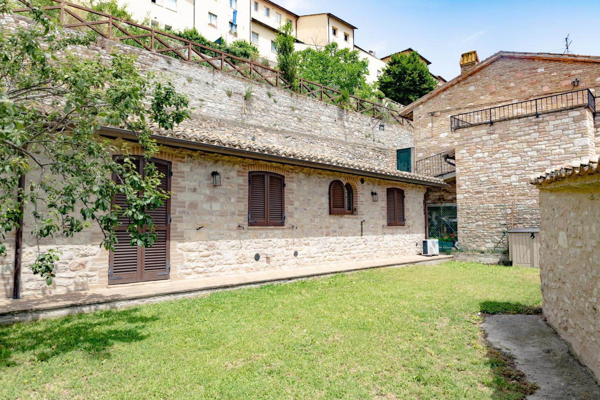 Rustic House, Con Patio E Giardino, Assisi Centro Villa Kültér fotó